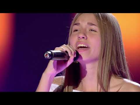 Alejandra: "Bound To You" – Audiciones a Ciegas  - La Voz Kids 2018