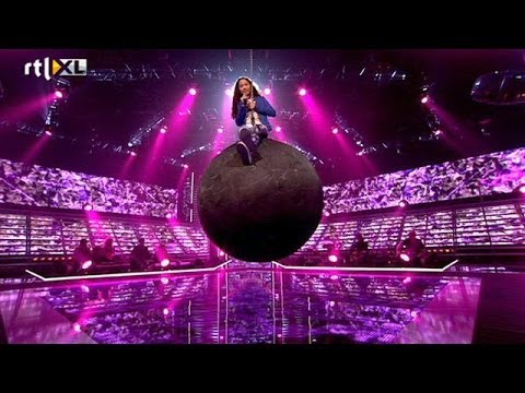 Katrina - Wrecking Ball (The Voice Kids 2014: Finale)