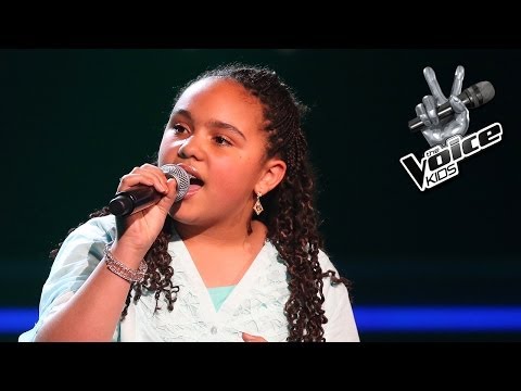 Lara - Set Fire To The Rain (The Voice Kids 3: The Blind Auditions)