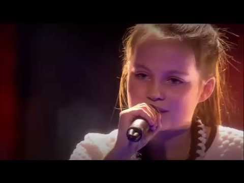 Isabel og Joey Moe synger   Joey Moe – ’Hvis det ik’ skal være os’ – Voice Junior   Finale